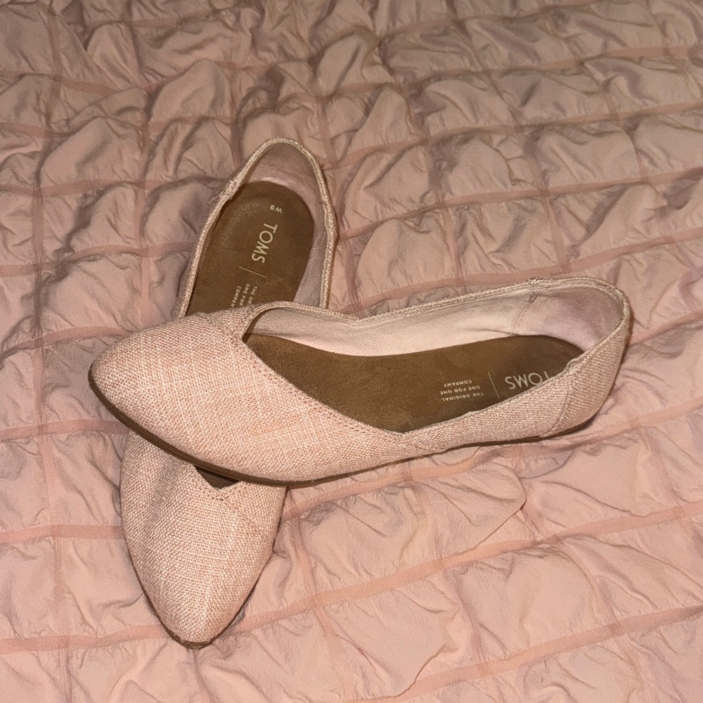 TOMS Women's Light Pink Loafers